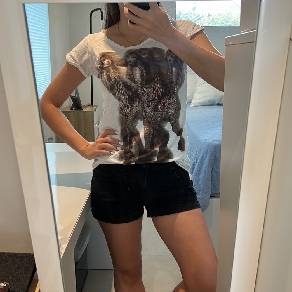 Bershka women size small ivory Tshirt with women print design